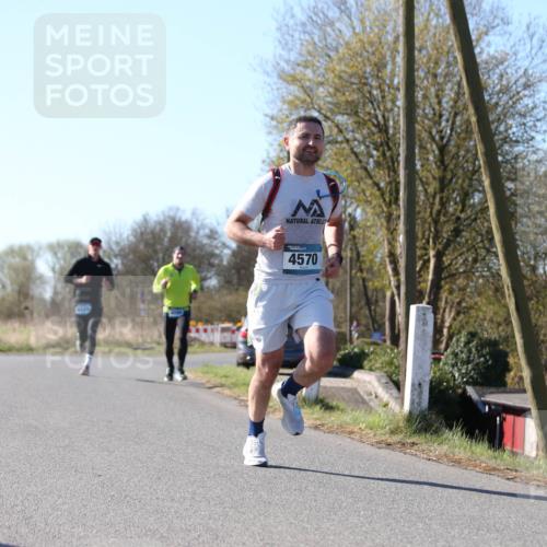 06.04.2025 - 44. Internationalen Wilhelmsburger Insellauf Jannik Wohlers http://msf.ph/oto/7619651 06.04.2025 10:03:34 Laufen 4570 meine-sportfotos.de