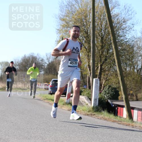 06.04.2025 - 44. Internationalen Wilhelmsburger Insellauf Jannik Wohlers http://msf.ph/oto/7619654 06.04.2025 10:03:34 Laufen 4570 meine-sportfotos.de