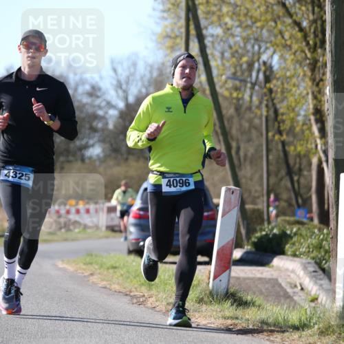 06.04.2025 - 44. Internationalen Wilhelmsburger Insellauf Jannik Wohlers http://msf.ph/oto/7619668 06.04.2025 10:03:36 Laufen 4325, 4096 meine-sportfotos.de