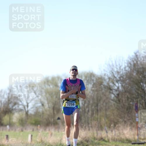 06.04.2025 - 44. Internationalen Wilhelmsburger Insellauf Jannik Wohlers http://msf.ph/oto/7619747 06.04.2025 10:04:01 Laufen 3259 meine-sportfotos.de