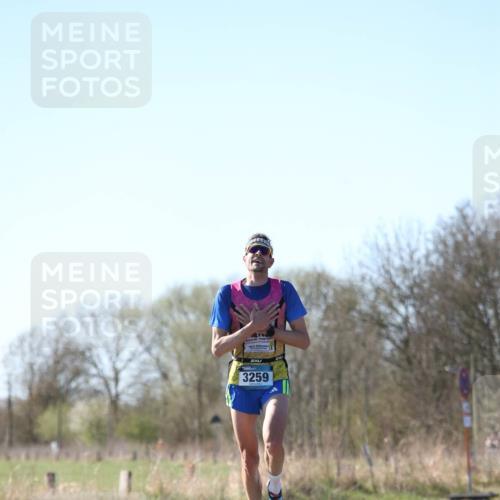06.04.2025 - 44. Internationalen Wilhelmsburger Insellauf Jannik Wohlers http://msf.ph/oto/7619751 06.04.2025 10:04:02 Laufen 3259 meine-sportfotos.de