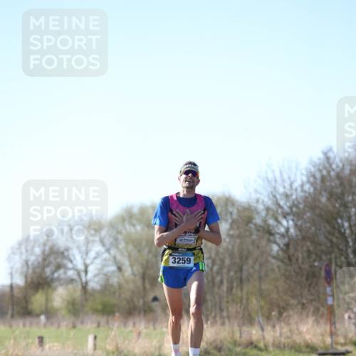 06.04.2025 - 44. Internationalen Wilhelmsburger Insellauf Jannik Wohlers http://msf.ph/oto/7619753 06.04.2025 10:04:02 Laufen 3259 meine-sportfotos.de