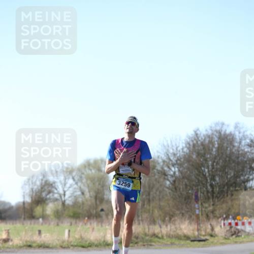 06.04.2025 - 44. Internationalen Wilhelmsburger Insellauf Jannik Wohlers http://msf.ph/oto/7619771 06.04.2025 10:04:03 Laufen 3259 meine-sportfotos.de