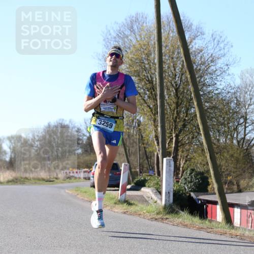 06.04.2025 - 44. Internationalen Wilhelmsburger Insellauf Jannik Wohlers http://msf.ph/oto/7619805 06.04.2025 10:04:05 Laufen 3259 meine-sportfotos.de