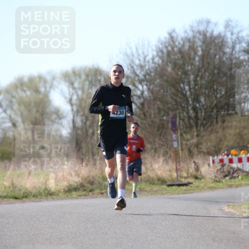 06.04.2025 - 44. Internationalen Wilhelmsburger Insellauf Jannik Wohlers http://msf.ph/oto/7619852 06.04.2025 10:04:32 Laufen 4230 meine-sportfotos.de