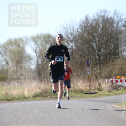 06.04.2025 - 44. Internationalen Wilhelmsburger Insellauf Jannik Wohlers http://msf.ph/oto/7619855 06.04.2025 10:04:32 Laufen 4230 meine-sportfotos.de