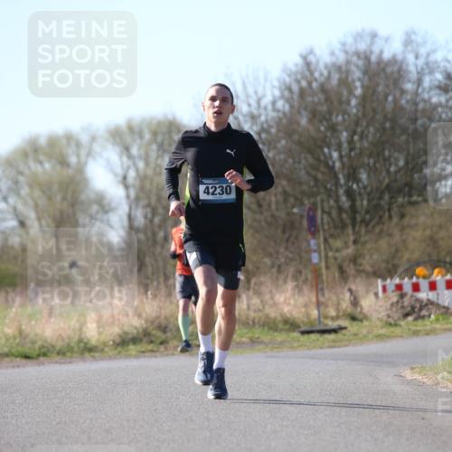 06.04.2025 - 44. Internationalen Wilhelmsburger Insellauf Jannik Wohlers http://msf.ph/oto/7619863 06.04.2025 10:04:33 Laufen 4230 meine-sportfotos.de