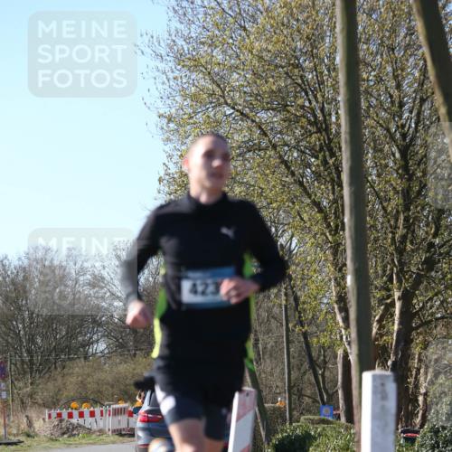 06.04.2025 - 44. Internationalen Wilhelmsburger Insellauf Jannik Wohlers http://msf.ph/oto/7619876 06.04.2025 10:04:36 Laufen 423 meine-sportfotos.de