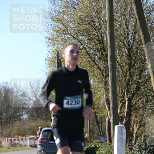 06.04.2025 - 44. Internationalen Wilhelmsburger Insellauf Jannik Wohlers http://msf.ph/oto/7619879 06.04.2025 10:04:36 Laufen 4230 meine-sportfotos.de