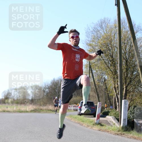 06.04.2025 - 44. Internationalen Wilhelmsburger Insellauf Jannik Wohlers http://msf.ph/oto/7619891 06.04.2025 10:04:41 Laufen  meine-sportfotos.de