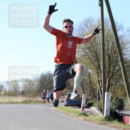 06.04.2025 - 44. Internationalen Wilhelmsburger Insellauf Jannik Wohlers http://msf.ph/oto/7619894 06.04.2025 10:04:41 Laufen  meine-sportfotos.de