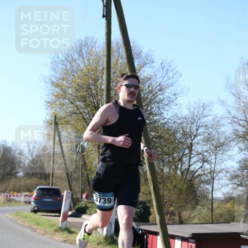 06.04.2025 - 44. Internationalen Wilhelmsburger Insellauf Jannik Wohlers http://msf.ph/oto/7619950 06.04.2025 10:04:52 Laufen 3739 meine-sportfotos.de