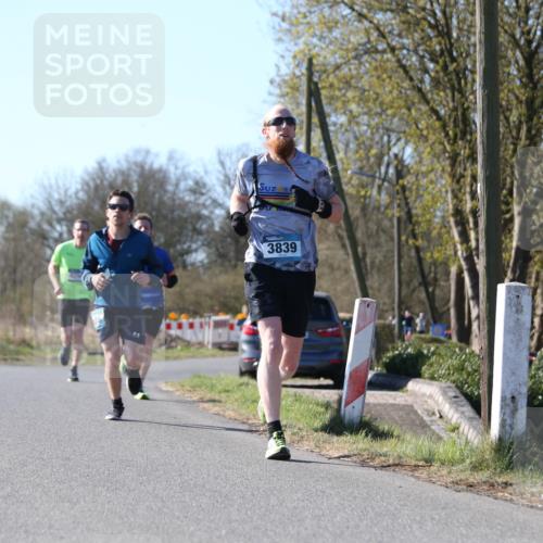 06.04.2025 - 44. Internationalen Wilhelmsburger Insellauf Jannik Wohlers http://msf.ph/oto/7620110 06.04.2025 10:05:39 Laufen 3839 meine-sportfotos.de