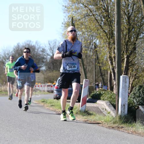 06.04.2025 - 44. Internationalen Wilhelmsburger Insellauf Jannik Wohlers http://msf.ph/oto/7620118 06.04.2025 10:05:39 Laufen 25, 3839 meine-sportfotos.de
