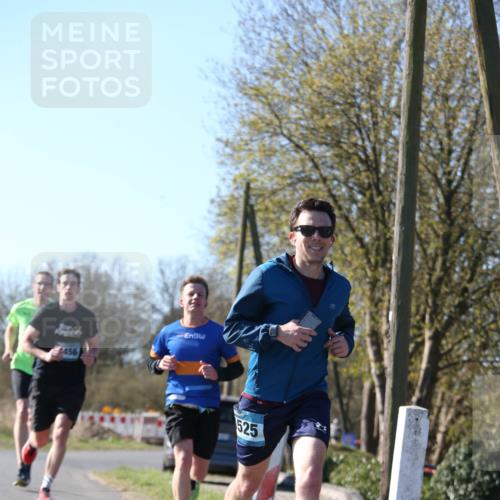 06.04.2025 - 44. Internationalen Wilhelmsburger Insellauf Jannik Wohlers http://msf.ph/oto/7620152 06.04.2025 10:05:41 Laufen 456, 525 meine-sportfotos.de