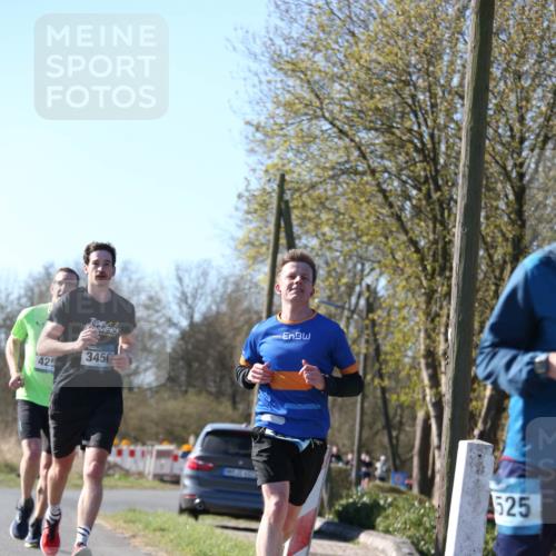 06.04.2025 - 44. Internationalen Wilhelmsburger Insellauf Jannik Wohlers http://msf.ph/oto/7620163 06.04.2025 10:05:42 Laufen 425, 3456, 525 meine-sportfotos.de