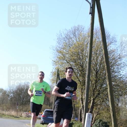 06.04.2025 - 44. Internationalen Wilhelmsburger Insellauf Jannik Wohlers http://msf.ph/oto/7620185 06.04.2025 10:05:44 Laufen 4256, 56 meine-sportfotos.de