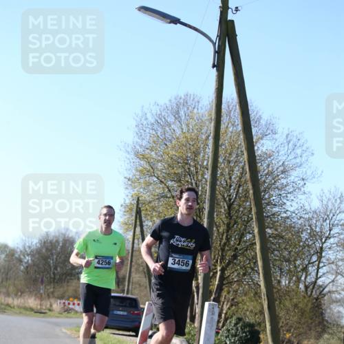 06.04.2025 - 44. Internationalen Wilhelmsburger Insellauf Jannik Wohlers http://msf.ph/oto/7620193 06.04.2025 10:05:44 Laufen 4256, 3456 meine-sportfotos.de