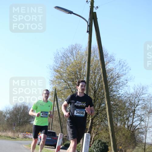 06.04.2025 - 44. Internationalen Wilhelmsburger Insellauf Jannik Wohlers http://msf.ph/oto/7620199 06.04.2025 10:05:44 Laufen 4256, 3456 meine-sportfotos.de