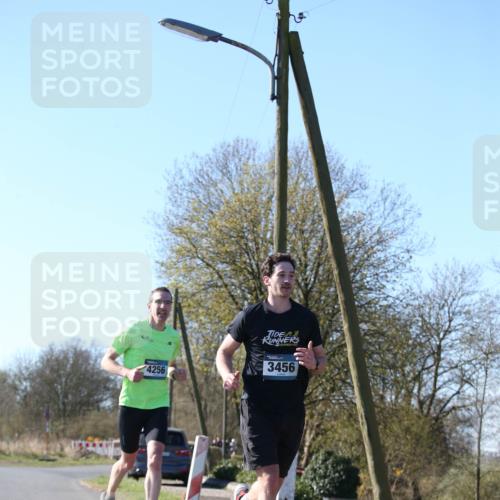 06.04.2025 - 44. Internationalen Wilhelmsburger Insellauf Jannik Wohlers http://msf.ph/oto/7620203 06.04.2025 10:05:44 Laufen 4256, 3456 meine-sportfotos.de