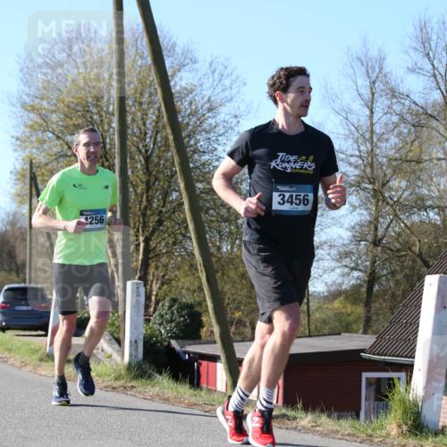 06.04.2025 - 44. Internationalen Wilhelmsburger Insellauf Jannik Wohlers http://msf.ph/oto/7620207 06.04.2025 10:05:45 Laufen 256, 3456 meine-sportfotos.de