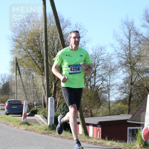 06.04.2025 - 44. Internationalen Wilhelmsburger Insellauf Jannik Wohlers http://msf.ph/oto/7620223 06.04.2025 10:05:45 Laufen 5, 4256 meine-sportfotos.de