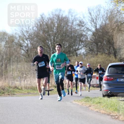 06.04.2025 - 44. Internationalen Wilhelmsburger Insellauf Jannik Wohlers http://msf.ph/oto/7620239 06.04.2025 10:06:00 Laufen 3864, 4085, 3078, 226, 4321 meine-sportfotos.de