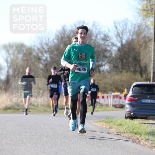 06.04.2025 - 44. Internationalen Wilhelmsburger Insellauf Jannik Wohlers http://msf.ph/oto/7620243 06.04.2025 10:06:03 Laufen 4085 meine-sportfotos.de