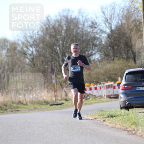 06.04.2025 - 44. Internationalen Wilhelmsburger Insellauf Jannik Wohlers http://msf.ph/oto/7620386 06.04.2025 10:06:21 Laufen 3609, 4321 meine-sportfotos.de