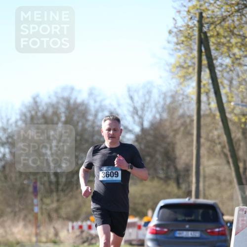 06.04.2025 - 44. Internationalen Wilhelmsburger Insellauf Jannik Wohlers http://msf.ph/oto/7620396 06.04.2025 10:06:23 Laufen 3609 meine-sportfotos.de