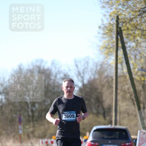06.04.2025 - 44. Internationalen Wilhelmsburger Insellauf Jannik Wohlers http://msf.ph/oto/7620403 06.04.2025 10:06:23 Laufen 3609 meine-sportfotos.de
