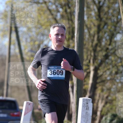 06.04.2025 - 44. Internationalen Wilhelmsburger Insellauf Jannik Wohlers http://msf.ph/oto/7620409 06.04.2025 10:06:24 Laufen 3609 meine-sportfotos.de