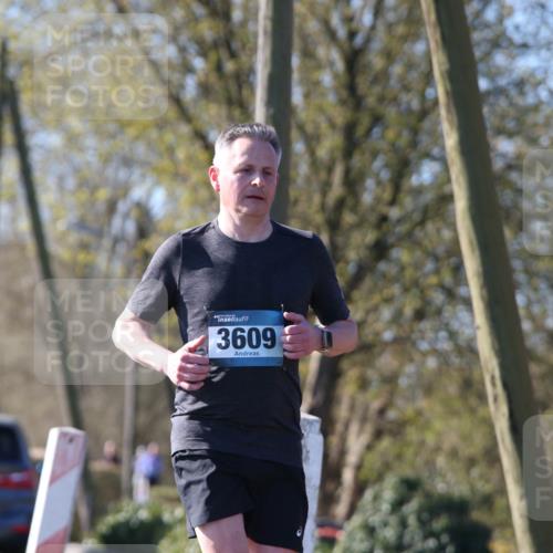 06.04.2025 - 44. Internationalen Wilhelmsburger Insellauf Jannik Wohlers http://msf.ph/oto/7620415 06.04.2025 10:06:25 Laufen 3609 meine-sportfotos.de