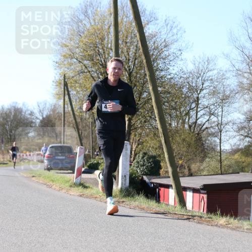06.04.2025 - 44. Internationalen Wilhelmsburger Insellauf Jannik Wohlers http://msf.ph/oto/7620453 06.04.2025 10:06:39 Laufen  meine-sportfotos.de