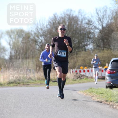 06.04.2025 - 44. Internationalen Wilhelmsburger Insellauf Jannik Wohlers http://msf.ph/oto/7620477 06.04.2025 10:06:46 Laufen 4215, 4321 meine-sportfotos.de