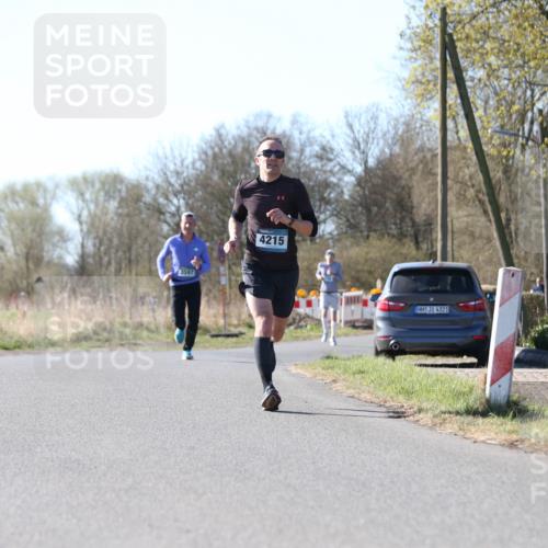 06.04.2025 - 44. Internationalen Wilhelmsburger Insellauf Jannik Wohlers http://msf.ph/oto/7620479 06.04.2025 10:06:47 Laufen 4215, 4321 meine-sportfotos.de