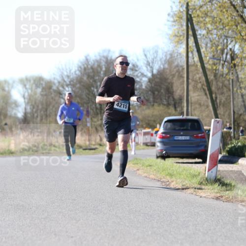 06.04.2025 - 44. Internationalen Wilhelmsburger Insellauf Jannik Wohlers http://msf.ph/oto/7620489 06.04.2025 10:06:47 Laufen 4215 meine-sportfotos.de