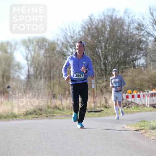 06.04.2025 - 44. Internationalen Wilhelmsburger Insellauf Jannik Wohlers http://msf.ph/oto/7620495 06.04.2025 10:06:49 Laufen 3597, 3768, 43 meine-sportfotos.de