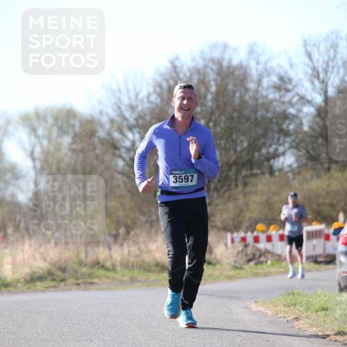 06.04.2025 - 44. Internationalen Wilhelmsburger Insellauf Jannik Wohlers http://msf.ph/oto/7620502 06.04.2025 10:06:51 Laufen 3597, 4321 meine-sportfotos.de