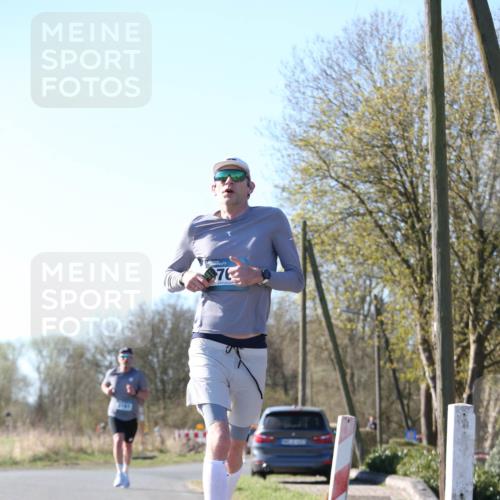 06.04.2025 - 44. Internationalen Wilhelmsburger Insellauf Jannik Wohlers http://msf.ph/oto/7620541 06.04.2025 10:06:59 Laufen 76 meine-sportfotos.de