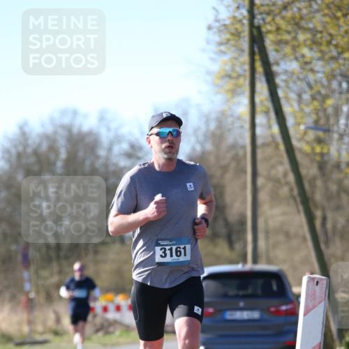 06.04.2025 - 44. Internationalen Wilhelmsburger Insellauf Jannik Wohlers http://msf.ph/oto/7620550 06.04.2025 10:07:02 Laufen 3161 meine-sportfotos.de