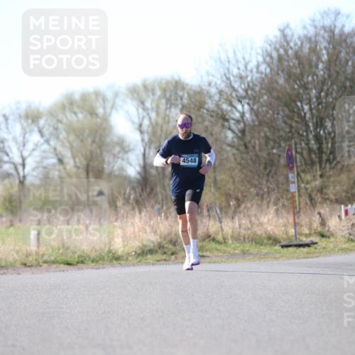 06.04.2025 - 44. Internationalen Wilhelmsburger Insellauf Jannik Wohlers http://msf.ph/oto/7620558 06.04.2025 10:07:07 Laufen 4548, 4018 meine-sportfotos.de