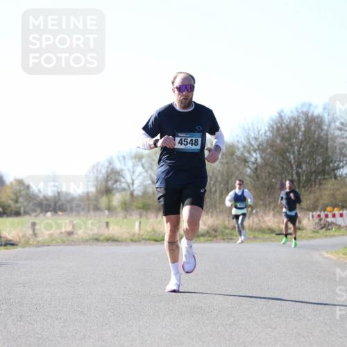 06.04.2025 - 44. Internationalen Wilhelmsburger Insellauf Jannik Wohlers http://msf.ph/oto/7620562 06.04.2025 10:07:13 Laufen 4548, 31, 4321 meine-sportfotos.de