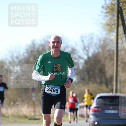 06.04.2025 - 44. Internationalen Wilhelmsburger Insellauf Jannik Wohlers http://msf.ph/oto/7620636 06.04.2025 10:07:39 Laufen 3469 meine-sportfotos.de
