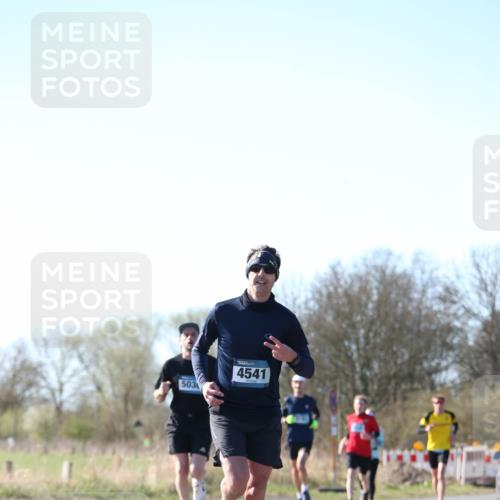 06.04.2025 - 44. Internationalen Wilhelmsburger Insellauf Jannik Wohlers http://msf.ph/oto/7620646 06.04.2025 10:07:41 Laufen 503, 4541 meine-sportfotos.de