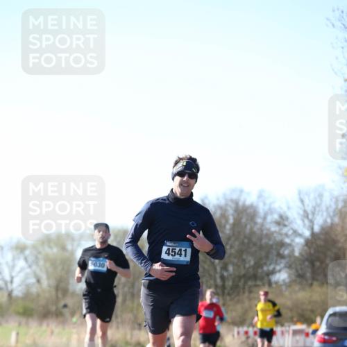 06.04.2025 - 44. Internationalen Wilhelmsburger Insellauf Jannik Wohlers http://msf.ph/oto/7620653 06.04.2025 10:07:42 Laufen 5030, 4541 meine-sportfotos.de