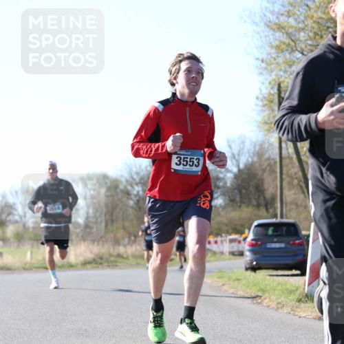 06.04.2025 - 44. Internationalen Wilhelmsburger Insellauf Jannik Wohlers http://msf.ph/oto/7620916 06.04.2025 10:08:28 Laufen 3553, 071 meine-sportfotos.de