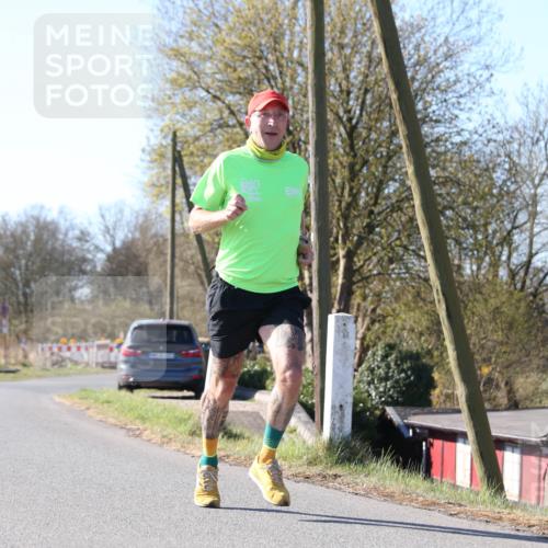 06.04.2025 - 44. Internationalen Wilhelmsburger Insellauf Jannik Wohlers http://msf.ph/oto/7620943 06.04.2025 10:08:44 Laufen  meine-sportfotos.de