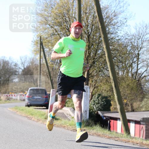 06.04.2025 - 44. Internationalen Wilhelmsburger Insellauf Jannik Wohlers http://msf.ph/oto/7620946 06.04.2025 10:08:44 Laufen  meine-sportfotos.de