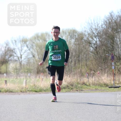 06.04.2025 - 44. Internationalen Wilhelmsburger Insellauf Jannik Wohlers http://msf.ph/oto/7620947 06.04.2025 10:08:48 Laufen 3020 meine-sportfotos.de